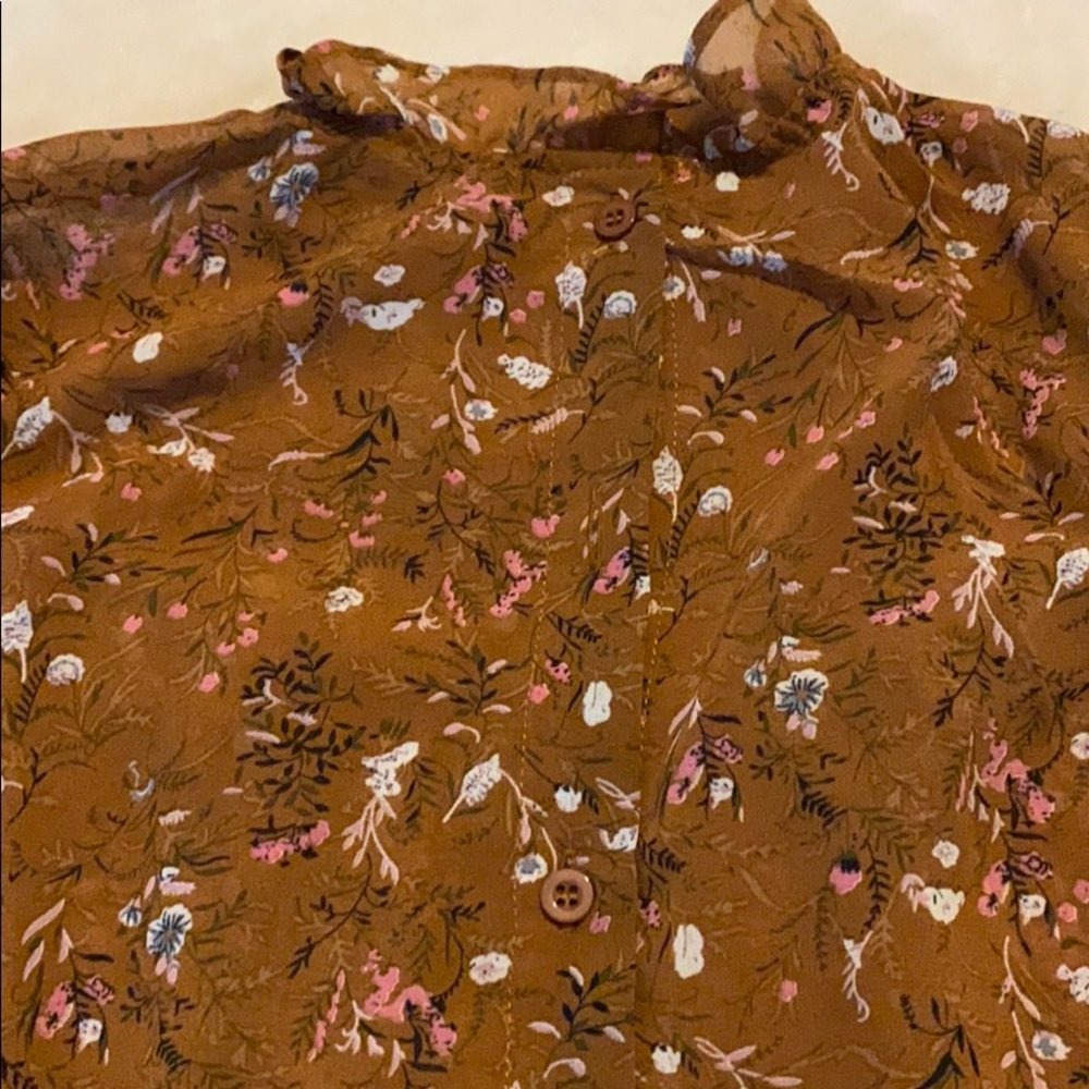 Lace Blouse with Ruffles - Picture 4 of 4